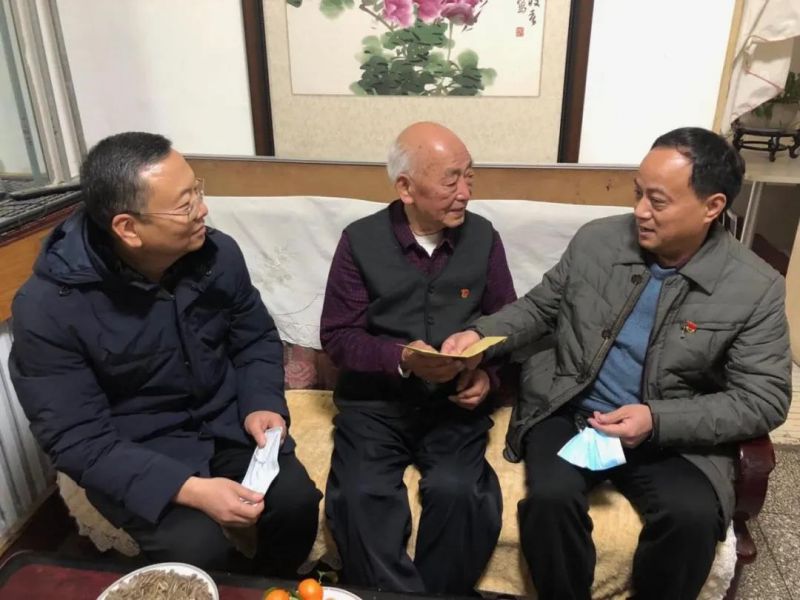 弘義集團開展春節(jié)前走訪慰問生活困難黨員、老黨員、老干部活動